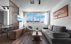 Ultima Suites, Nilie Hospitality Mgmt